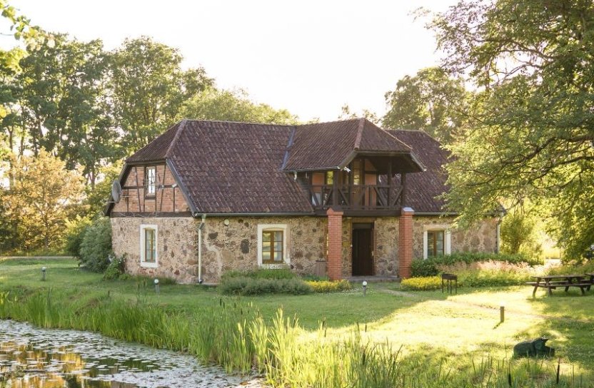 Pound house