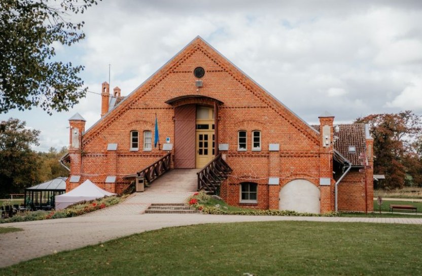 Manor House